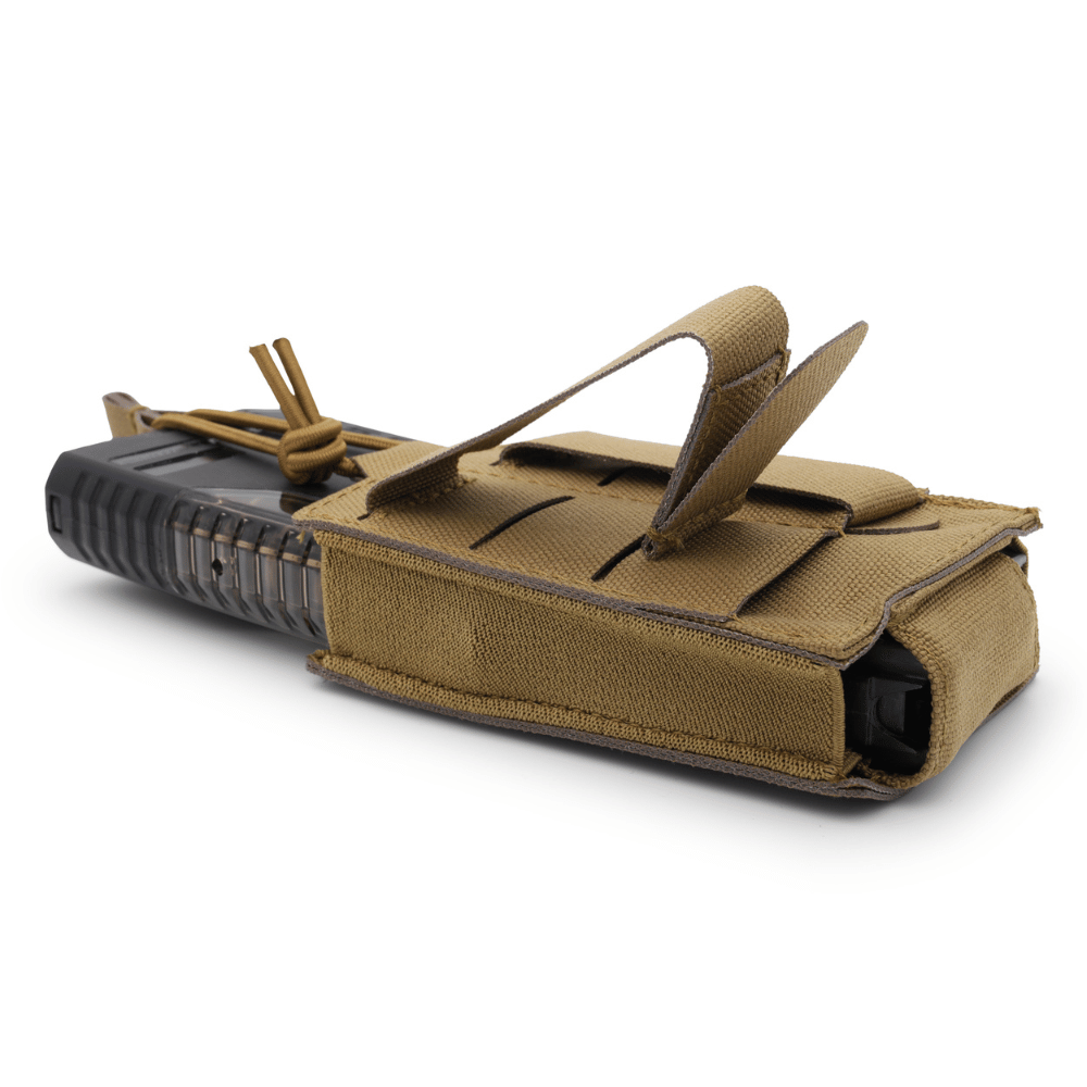 1 long magazine pouch BRAVO in Coyote