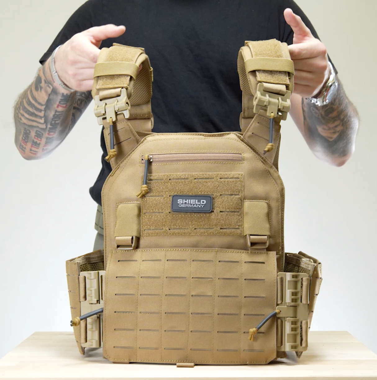 Plate carrier BRAVO in coyote - up to SK4