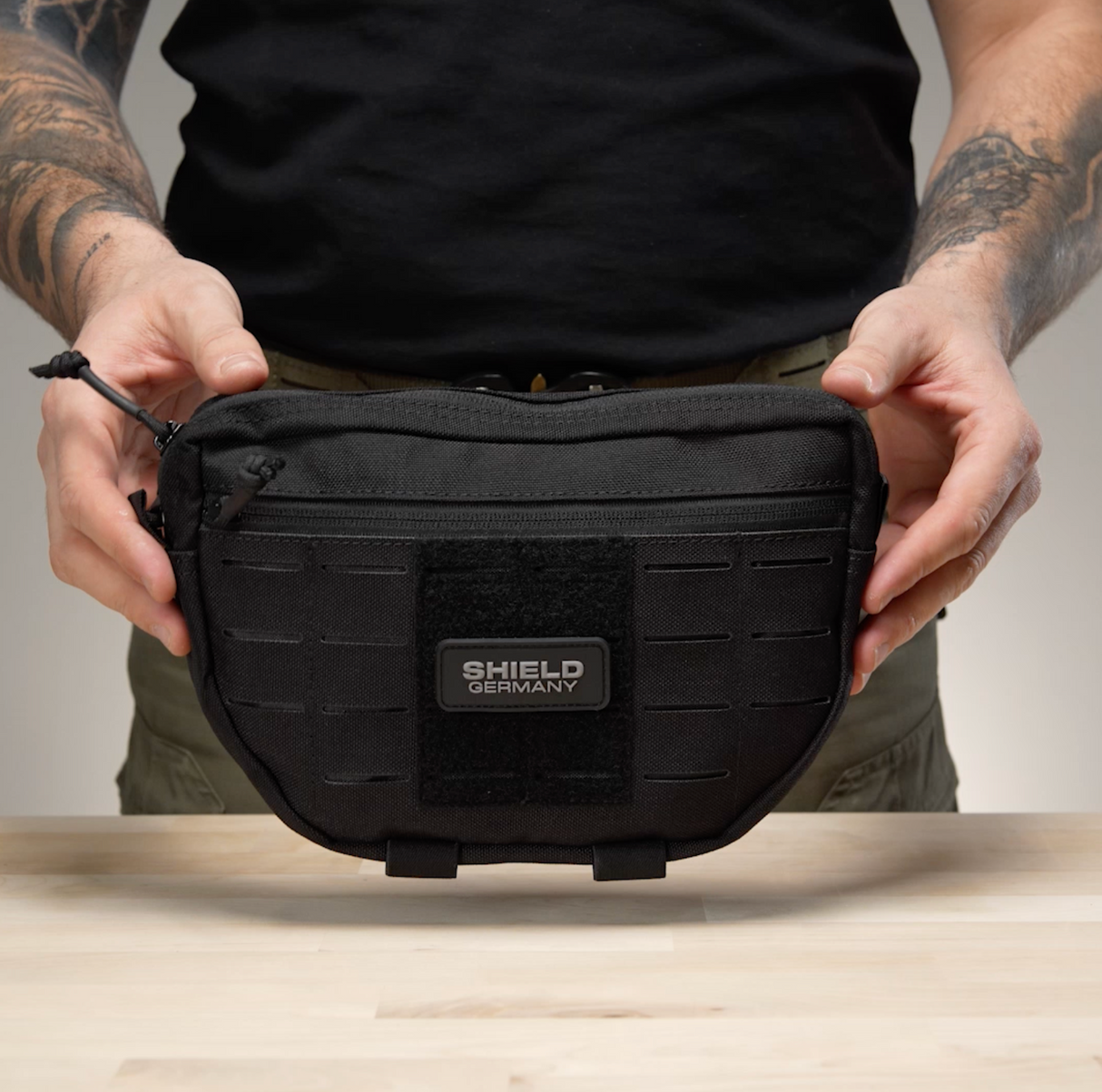 Utility Pouch BRAVO semi-circular in black